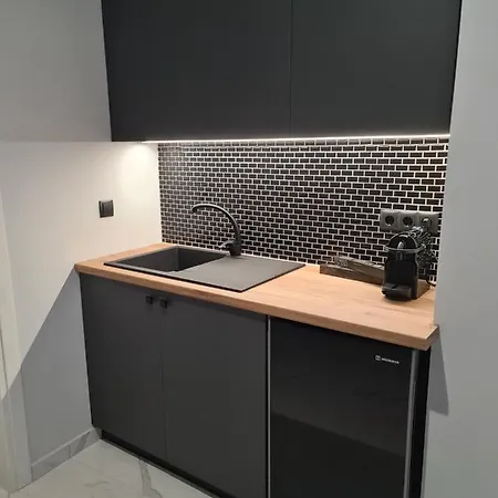 ゲストハウス Ilia's Luxury - Adults Only 4*