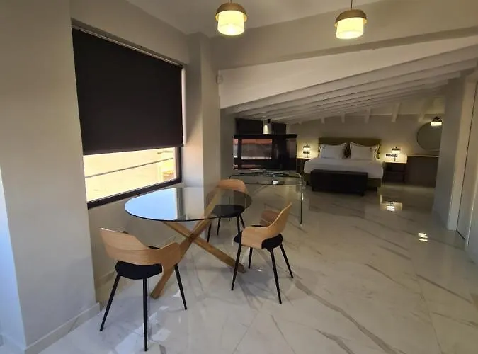 Ilia's Luxury - Adults Only 게스트하우스 4*