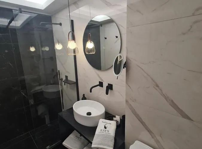 Ilia's Luxury - Adults Only